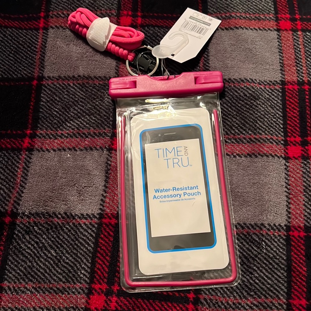 NWT Water resistant phone pouch